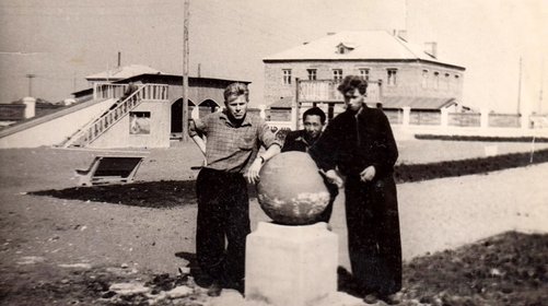АСТРАХАНЦЕВ. ПОРТРЕТ ГЕРОЯ